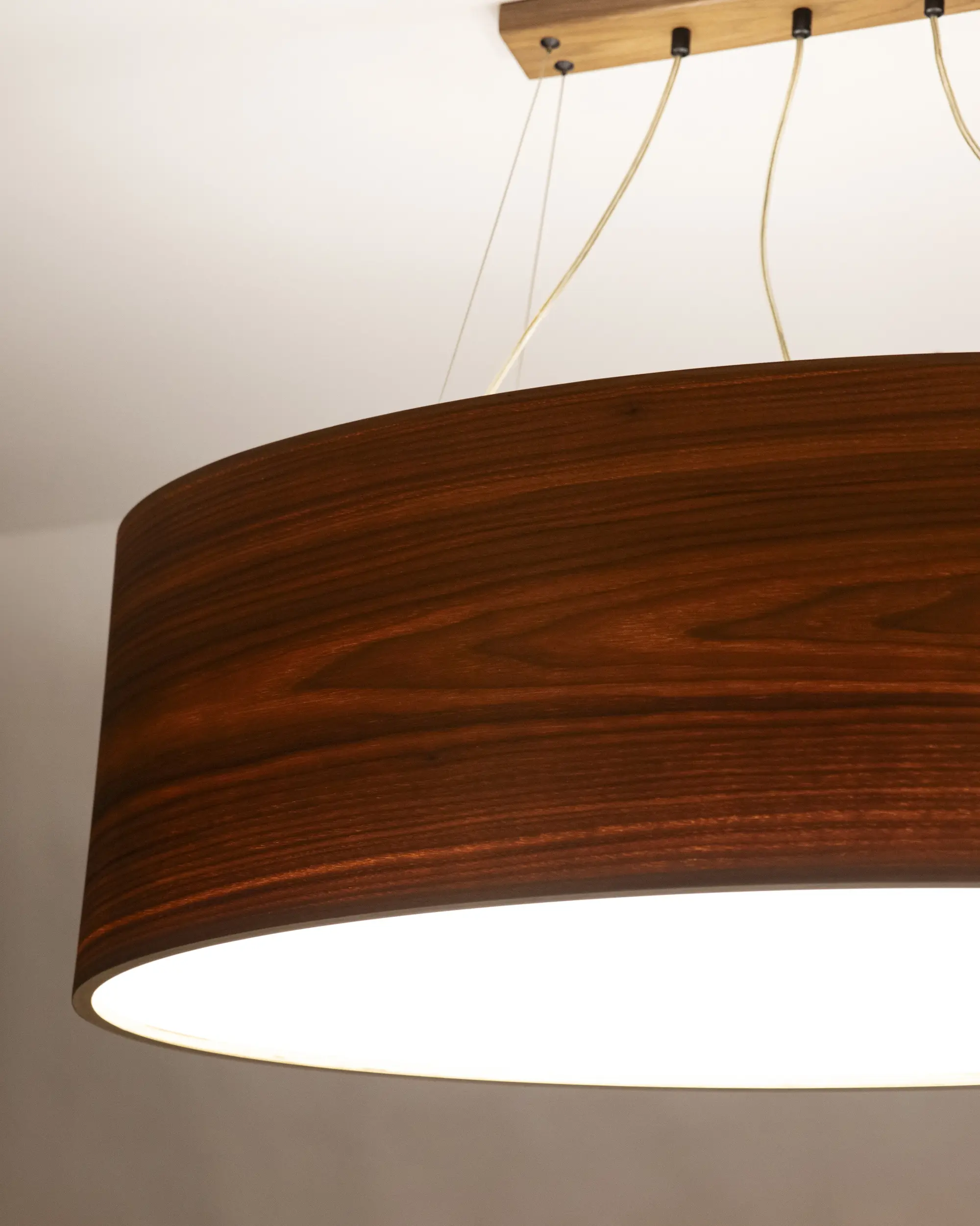 AURINKO Ceviz 70 cm ahşap tavan sarkıtı ahşap kaplama detay görünümü
